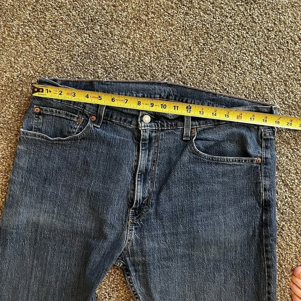 Levi's Jeans Mens Size 38x30 505 Straight Leg Medium Blue Wash Regular Fit Denim